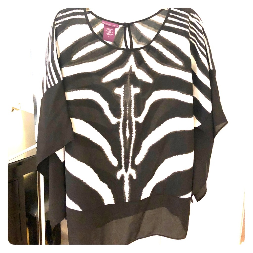 Beautiful flow plus size top in 2X!